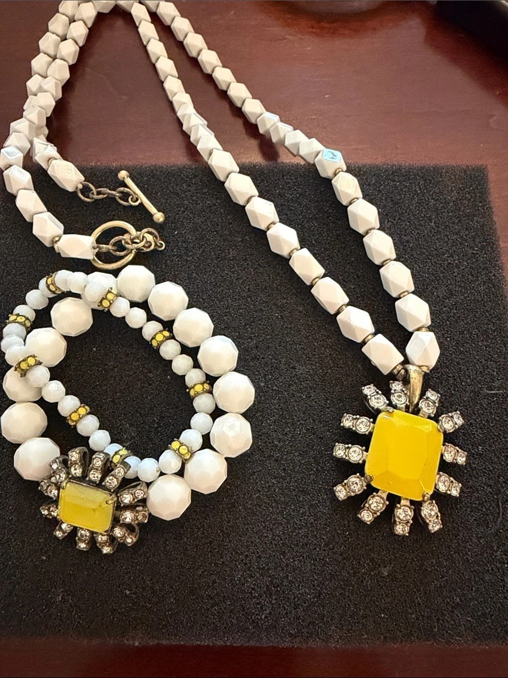 ANN TAYLOR Statement Necklace & Bracelet Set in White & Yellow